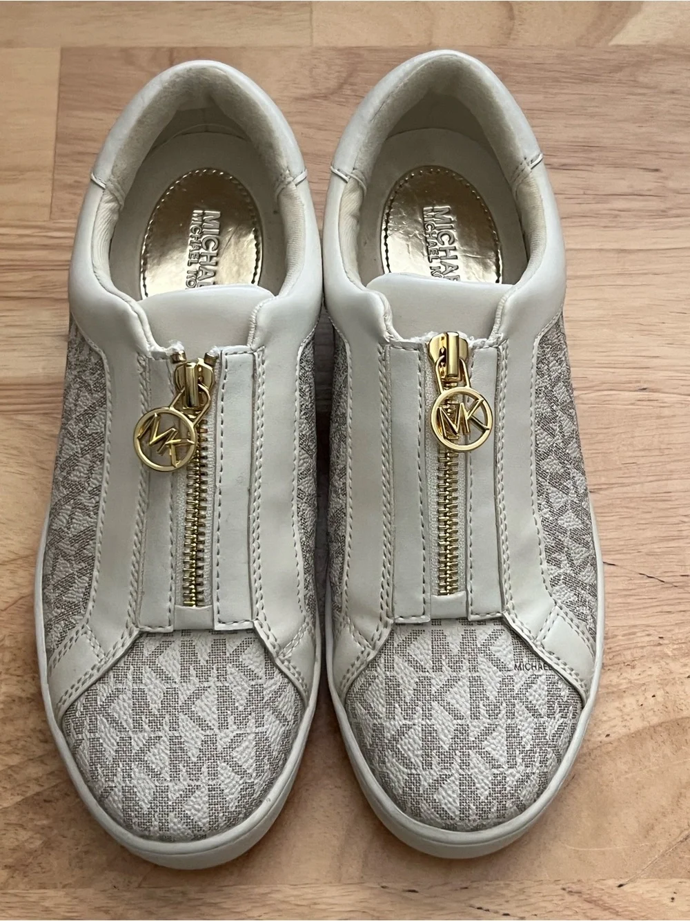 Michael Kors Cream & Beige MK Logo Zip-Front Slip-On Sneakers. Size 5M